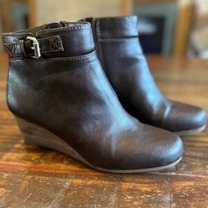Dr. Scholl's Booties Ankle Brown Wedge Heel Woman's Size 8‎ M
